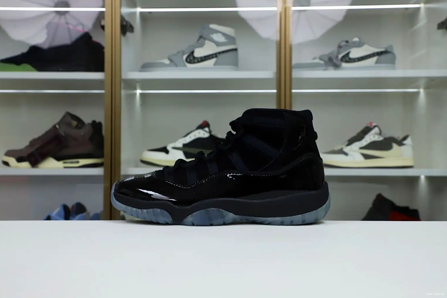 JORDAN 'CAP 11 RETRO Kimikick AND AIR GOWN' 0611